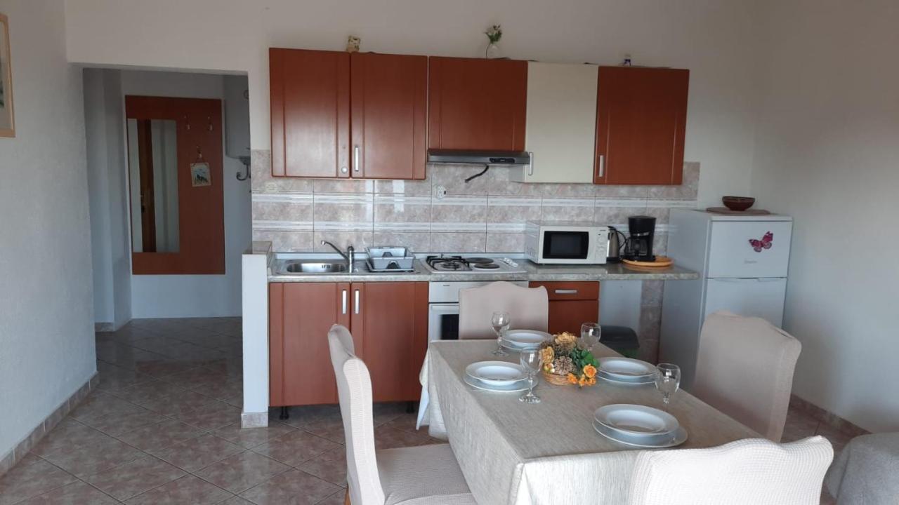 Apartmani Krpeta ปาโกชตาเน ภายนอก รูปภาพ