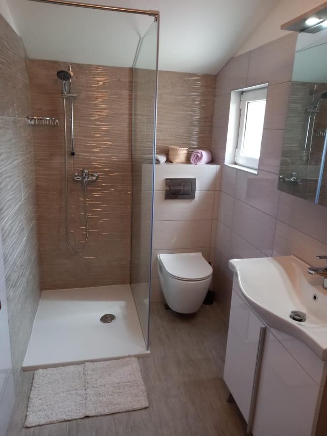 Apartmani Krpeta ปาโกชตาเน ภายนอก รูปภาพ